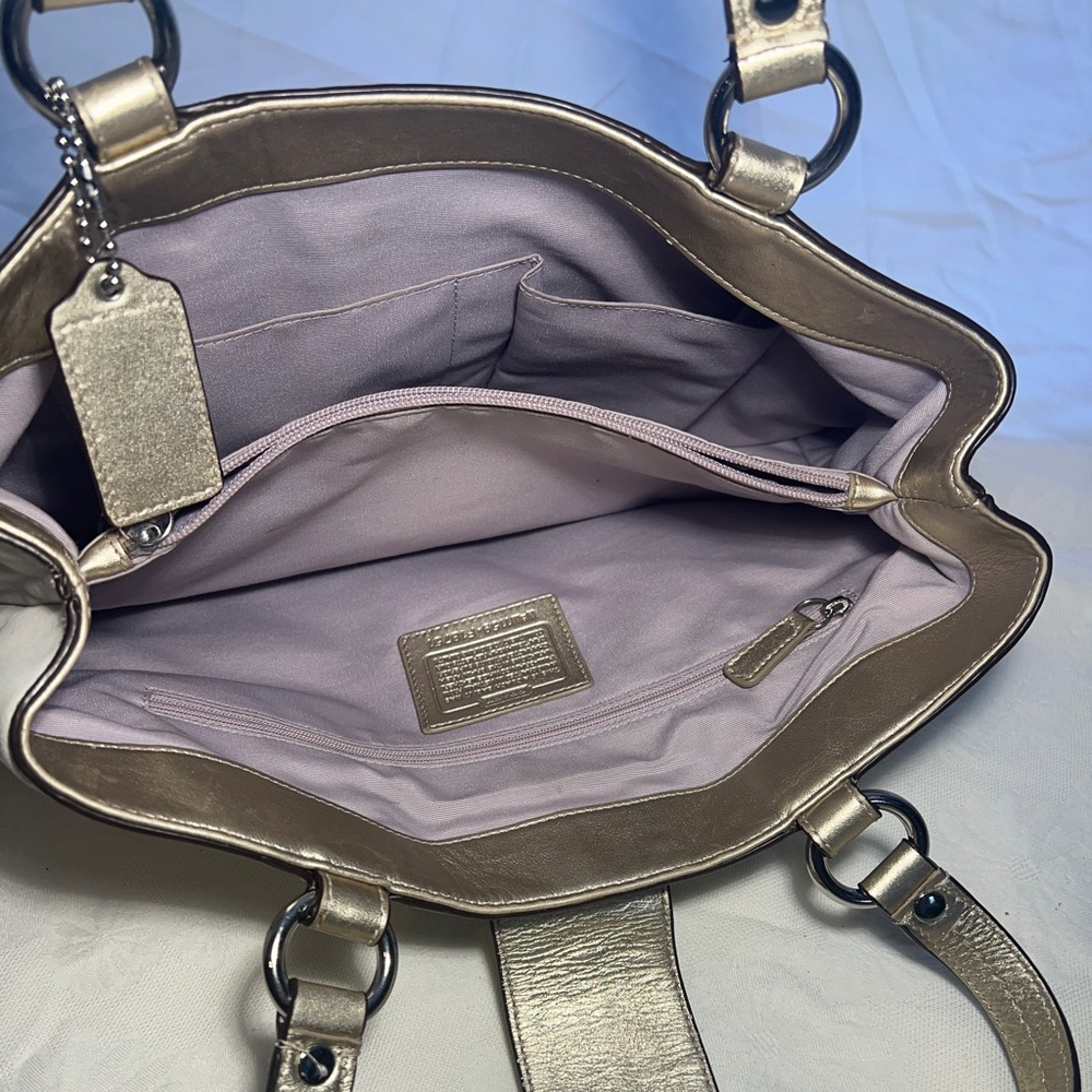 White Coach shoulder bag. Leather. - Picture 5 of 5